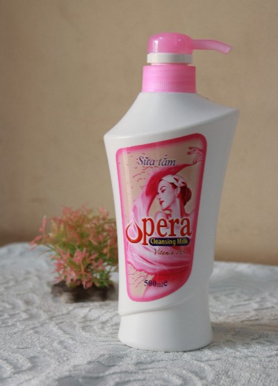 Sữa tắm hồng Opera